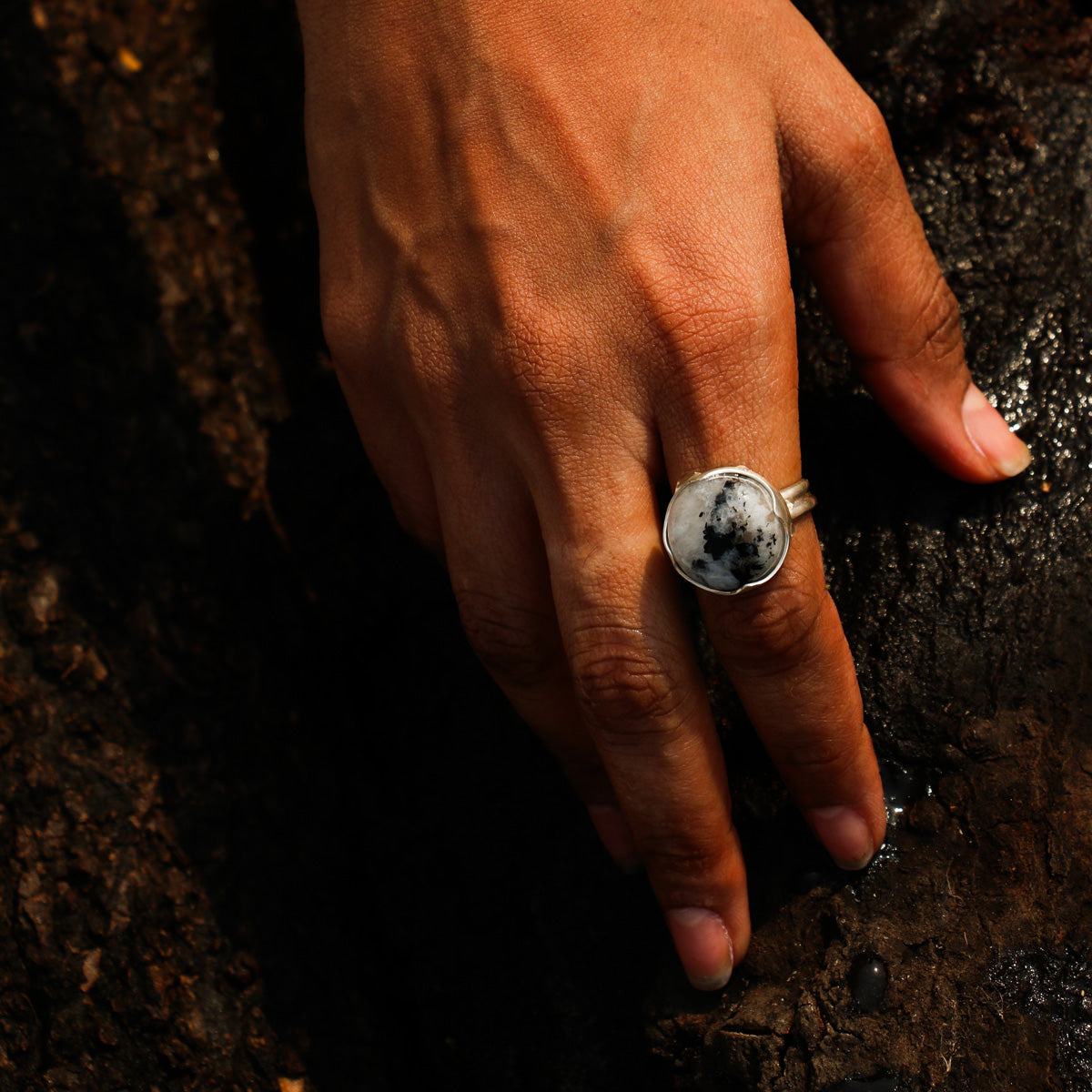 Kama Ring (Moonstone)