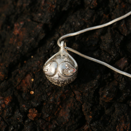 Tiny Kasturi Pendant & Chain